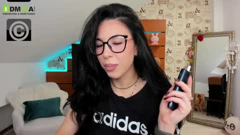Snapshot of emillytaylor chatting on June 2, 4:14 am EmillyTaylor online show from June 2, 4:14 am
