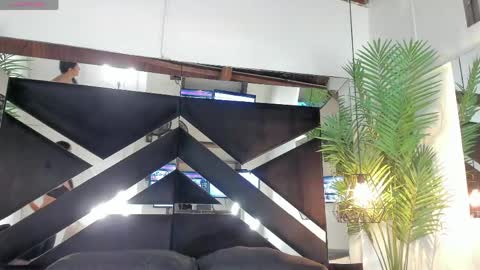 Snapshot of emily18__ chatting on June 3, 11:02 am Emily online show from June 3, 11:02 am