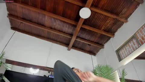 Snapshot of emily18__ chatting on June 12, 10:58 am Emily online show from June 12, 10:58 am