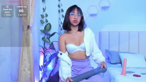 emily7__ online show from February 21, 8:43 pm