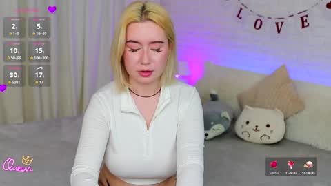 Emily  Bliss online show from February 16, 2:46 pm