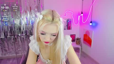 Snapshot of emily_air chatting on January 25, 5:51 pm Emily online show from January 25, 5:51 pm
