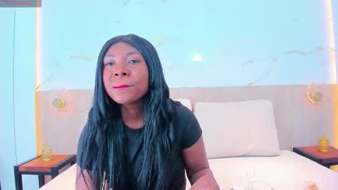 Snapshot of emily_browne chatting on December 15, 7:51 pm emily online show from December 15, 7:51 pm