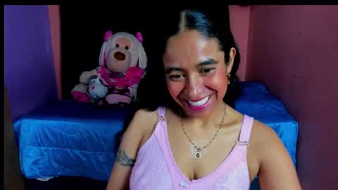 Snapshot of emily_bunny7 chatting on September 17, 8:54 pm emily_bunny7 online show from September 17, 8:54 pm