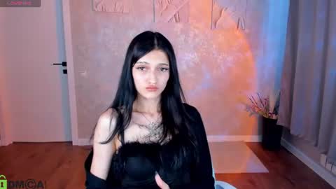 Snapshot of emily_carteri chatting on July 2, 9:15 am Emily online show from July 2, 9:15 am