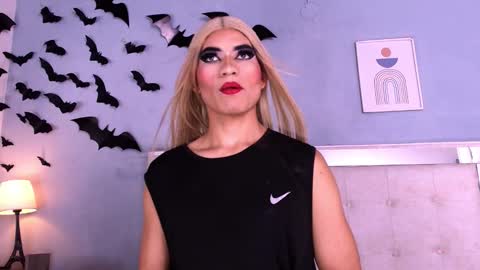 emily_castillo1_ online show from November 12, 4:24 am