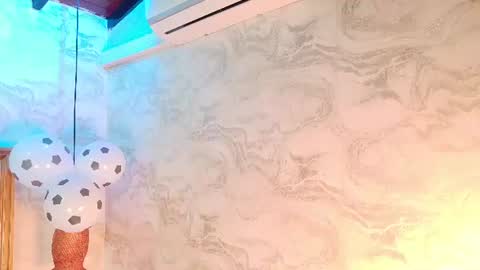 emily_dempsey online show from June 18, 7:18 pm