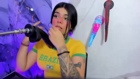 emily_evol online show from April 23, 11:42 am