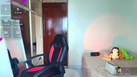 Snapshot of emily_foru chatting on June 13, 7:45 pm emily_foru online show from June 13, 7:45 pm