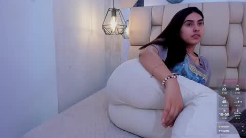 emily fox 3 online show from April 29, 11:00 pm