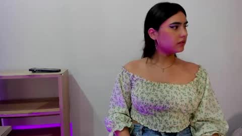 emily fox 3 online show from May 27, 7:00 pm