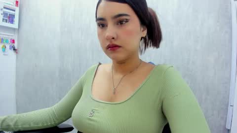 emily fox 3 online show from May 28, 12:57 pm