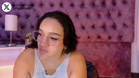 Snapshot of emily_foxyy chatting on May 21, 8:49 pm Emily online show from May 21, 8:49 pm