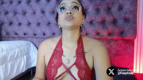 Snapshot of emily_foxyy chatting on May 26, 6:59 pm Emily online show from May 26, 6:59 pm