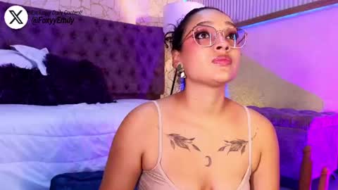 Snapshot of emily_foxyy chatting on June 15, 7:05 pm Emily online show from June 15, 7:05 pm