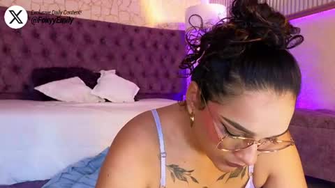 Snapshot of emily_foxyy chatting on June 25, 7:07 pm Emily online show from June 25, 7:07 pm