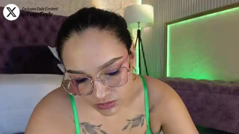 Snapshot of emily_foxyy chatting on June 29, 7:03 pm Emily online show from June 29, 7:03 pm