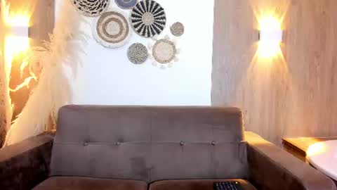 Snapshot of emily_frostt chatting on June 29, 11:43 am emily_frostt online show from June 29, 11:43 am