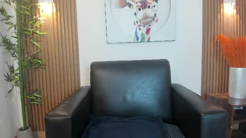 Snapshot of emily_frostt chatting on July 15, 12:10 pm emily_frostt online show from July 15, 12:10 pm