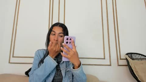 Snapshot of emily_gaviria1 chatting on May 10, 12:10 pm emily_gaviria1 online show from May 10, 12:10 pm