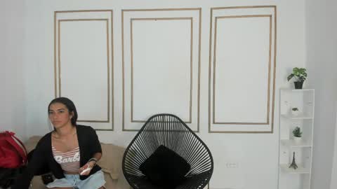 Snapshot of emily_gaviria1 chatting on May 17, 12:01 pm emily_gaviria1 online show from May 17, 12:01 pm