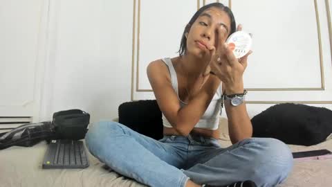 Snapshot of emily_gaviria1 chatting on May 29, 1:09 pm emily_gaviria1 online show from May 29, 1:09 pm