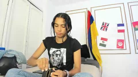 Snapshot of emily_gaviria1 chatting on June 14, 12:29 pm emily_gaviria1 online show from June 14, 12:29 pm