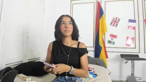 Snapshot of emily_gaviria1 chatting on June 16, 1:47 pm emily_gaviria1 online show from June 16, 1:47 pm