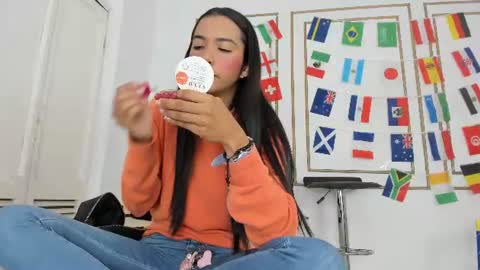 Snapshot of emily_gaviria1 chatting on July 2, 12:11 pm emily_gaviria1 online show from July 2, 12:11 pm