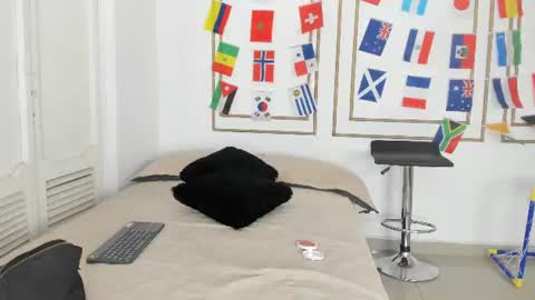 Snapshot of emily_gaviria1 chatting on July 3, 12:11 pm emily_gaviria1 online show from July 3, 12:11 pm