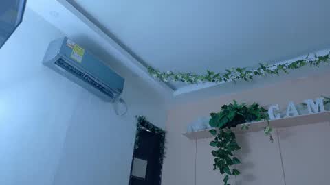 Snapshot of emily_gaviria1 chatting on July 10, 12:08 pm emily_gaviria1 online show from July 10, 12:08 pm