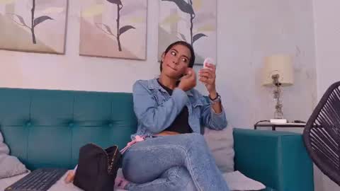 Snapshot of emily_gaviria1 chatting on July 30, 12:15 pm emily_gaviria1 online show from July 30, 12:15 pm