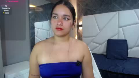 Snapshot of emily_gomez159 chatting on July 14, 11:27 am Emily online show from July 14, 11:27 am