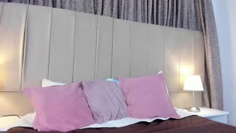 Snapshot of emily_gv chatting on December 13, 7:53 pm Emily online show from December 13, 7:53 pm