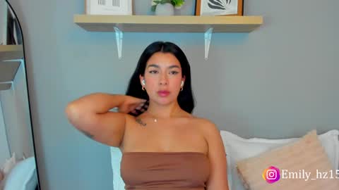 Snapshot of emily_haze chatting on January 8, 4:22 pm Emily online show from January 8, 4:22 pm