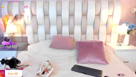 Snapshot of emily_hill___ chatting on January 30, 3:22 am EMILY Monday 5-2 am From Tuesday to Friday5-1 am Colombia time online show from January 30, 3:22 am