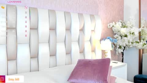 Snapshot of emily_hill___ chatting on February 6, 4:21 am EMILY Monday 5-2 am From Tuesday to Friday5-1 am Colombia time online show from February 6, 4:21 am