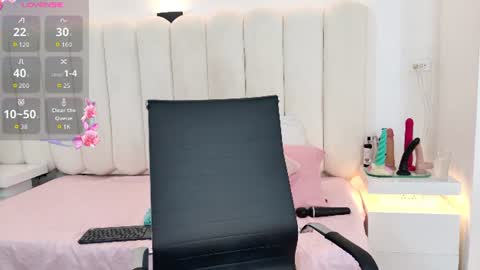 emily_hilton1 online show from July 16, 6:14 pm