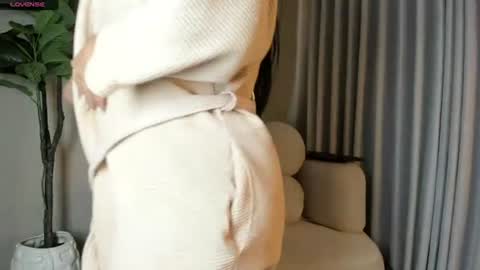 Snapshot of emily_huddson_ chatting on June 17, 3:35 pm independet model online show from June 17, 3:35 pm