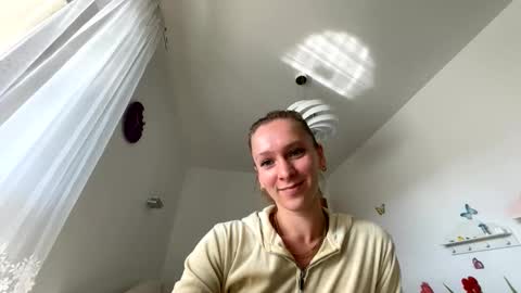 Snapshot of emily_in_parisss chatting on October 2, 8:43 am Emily  online show from October 2, 8:43 am