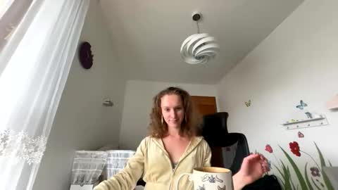 Snapshot of emily_in_parisss chatting on October 3, 10:45 am Emily  online show from October 3, 10:45 am