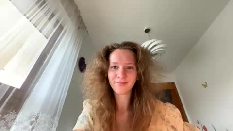 Snapshot of emily_in_parisss chatting on October 9, 10:24 am Emily  online show from October 9, 10:24 am