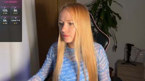 Snapshot of emily_jayreal chatting on January 9, 11:02 pm Emily online show from January 9, 11:02 pm