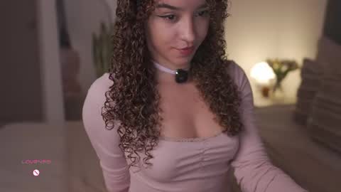 Snapshot of emily_johnson1 chatting on June 12, 10:41 pm Juliana online show from June 12, 10:41 pm