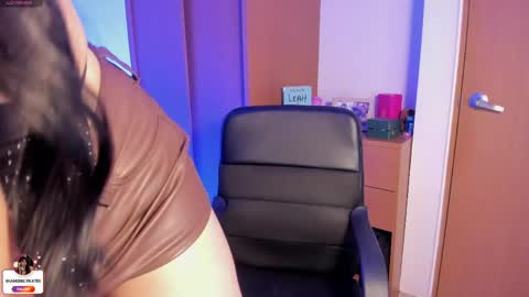 Snapshot of emily_katee chatting on April 4, 12:31 am Emily online show from April 4, 12:31 am