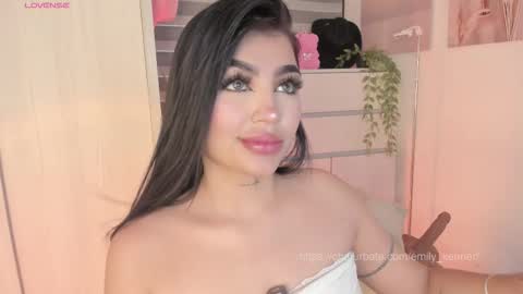 EmilyKenner  Independent model  online show from March 10, 11:48 am