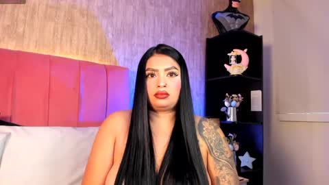 Snapshot of emily_klarence chatting on May 7, 8:36 pm Emily online show from May 7, 8:36 pm