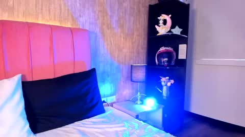 Snapshot of emily_klarence chatting on June 3, 9:20 pm Emily online show from June 3, 9:20 pm