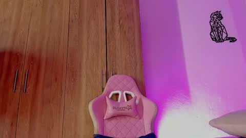 Snapshot of emily_lady20 chatting on February 24, 3:23 am emily lady20 Independient modelIndependiente online show from February 24, 3:23 am