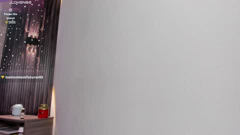 Snapshot of emily_layton chatting on January 25, 12:59 am Emily online show from January 25, 12:59 am